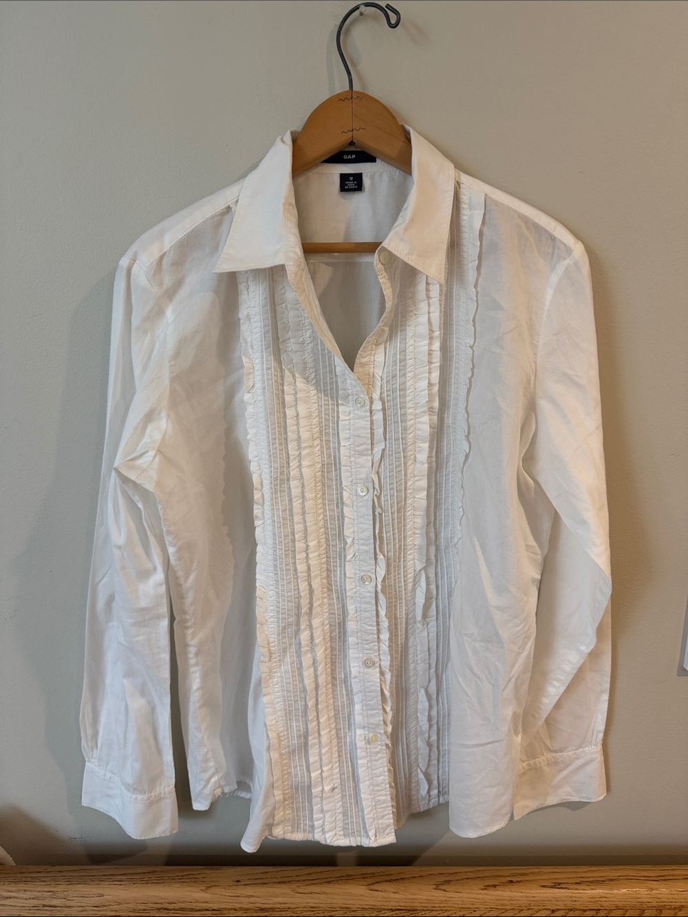 GAP White Pleated Ruffle Feminine Button Down Shirt Size 12